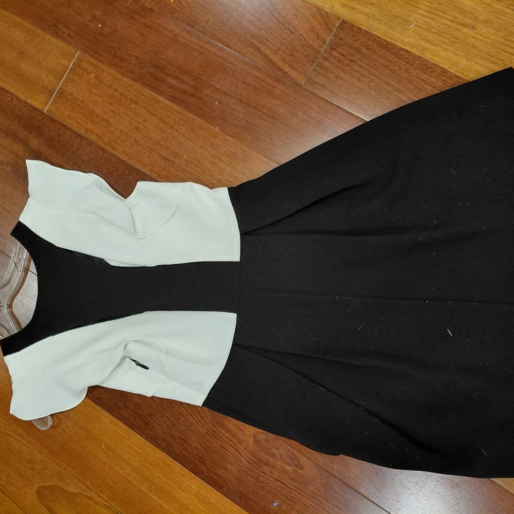 BCBGeneration Black And White Flutter Sleeve Dres… - image 3